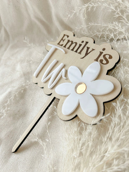 Daisy Cake Topper Flower | Daisy Birthday Party Decor, Custom Personalized Name, Retro Groovy Birthday, 2nd birthday, Boho First Birthday