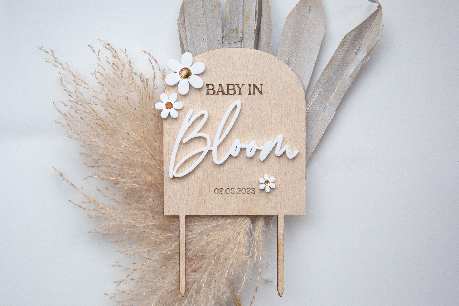 Custom daisy arch cake topper, Pregnancy Reveal,Announcement,Wooden ,Baby shower cake sign,Babyshower,Baby in Bloom,Cake Topper,